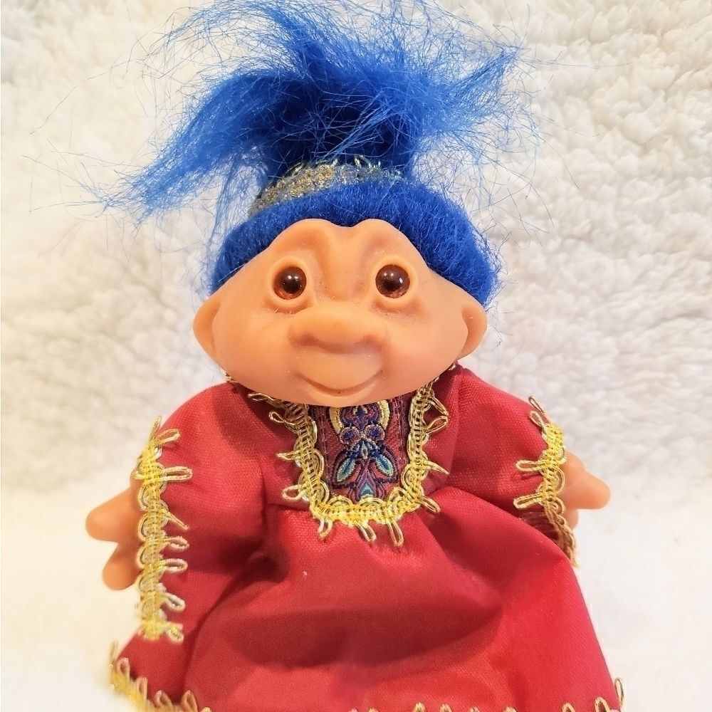 Troll Doll Queen Ruby - Picture 2 of 8